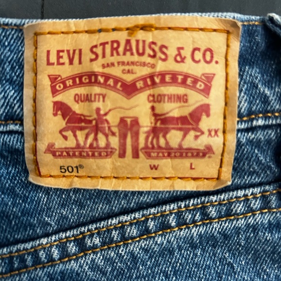EUC Levi's 501 Original Fit jeans classic straight-leg denim style Size 26/30 - Picture 5 of 13